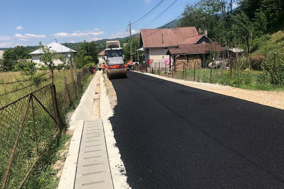Informare de presă: Încă 15 străzi secundare din comuna Prundu Bîrgăului intră în asfaltare!